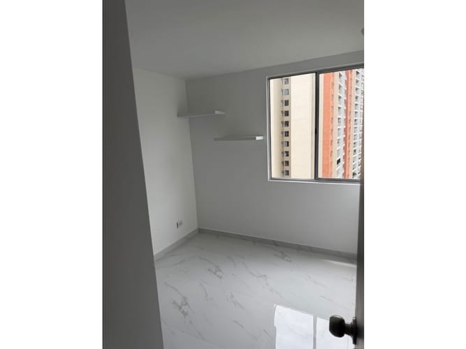 Apartamento de 3 alcobas en venta en Loma De Los Bernal, Medellín, 72 m² · foto 8 de 15