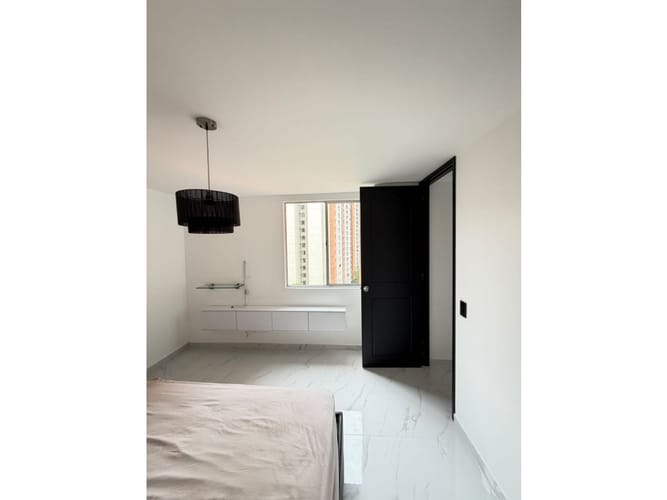 Apartamento de 3 alcobas en venta en Loma De Los Bernal, Medellín, 72 m² · foto 9 de 15