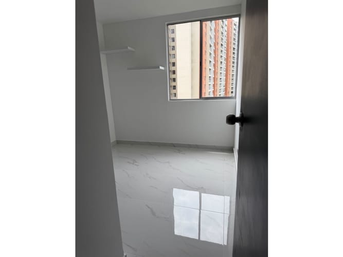 Apartamento de 3 alcobas en venta en Loma De Los Bernal, Medellín, 72 m² · foto 12 de 15