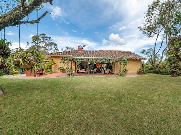 Casa de 5 alcobas en venta en Pontezuela, Rionegro, 300 m² · foto 2 de 23