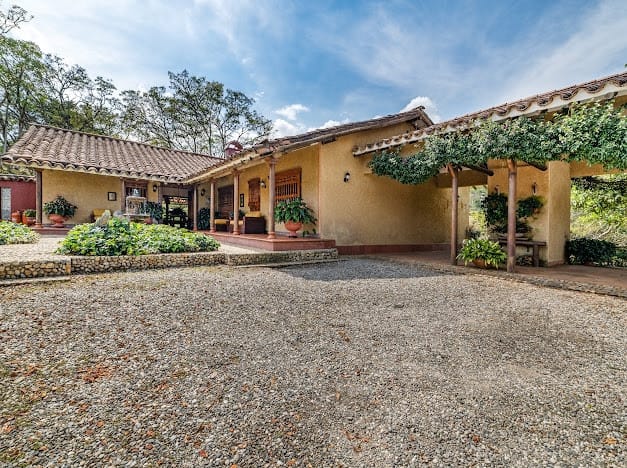 Casa de 5 alcobas en venta en Pontezuela, Rionegro, 300 m² · foto 3 de 23