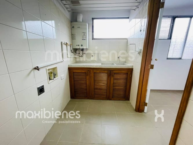 Apartamento de 4 alcobas en arriendo en Loma De Los Gonzalez, Medellín, 225 m² · foto 6 de 22