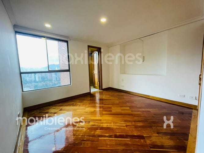 Apartamento de 4 alcobas en arriendo en Loma De Los Gonzalez, Medellín, 225 m² · foto 8 de 22