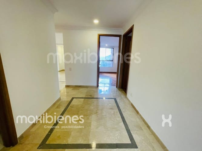 Apartamento de 4 alcobas en arriendo en Loma De Los Gonzalez, Medellín, 225 m² · foto 9 de 22