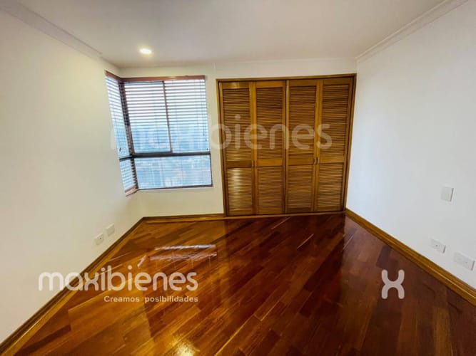 Apartamento de 4 alcobas en arriendo en Loma De Los Gonzalez, Medellín, 225 m² · foto 13 de 22