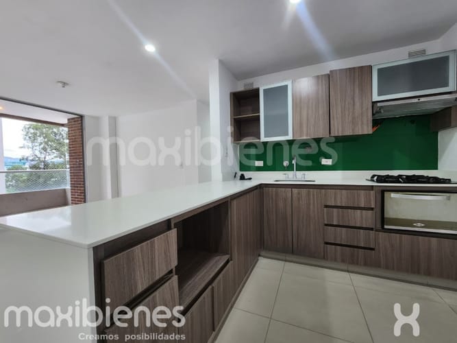 Apartamento de 3 alcobas en arriendo en Villa Carlota, Medellín, 103 m² · foto 2 de 23