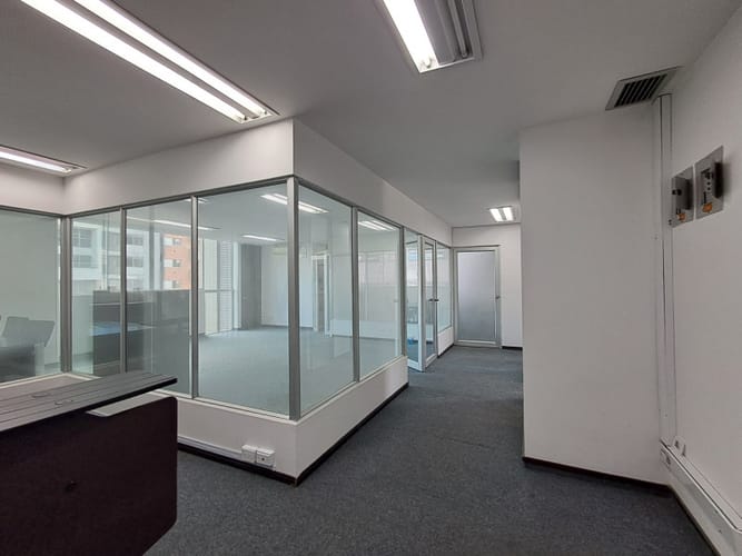 Oficina en arriendo en Milla De Oro, Medellín, 110 m² · foto 2 de 14