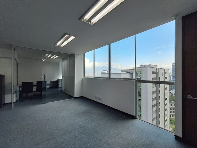 Oficina en arriendo en Milla De Oro, Medellín, 110 m² · foto 7 de 14