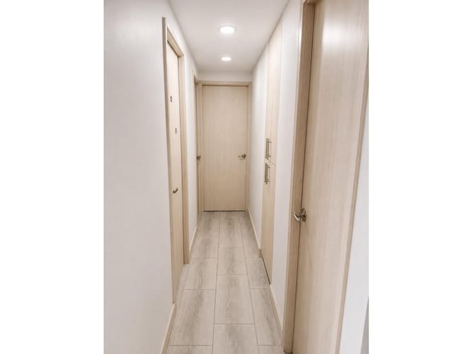 Apartamento de 3 alcobas en venta en Loma Del Indio, Medellín, 57 m² · foto 4 de 10
