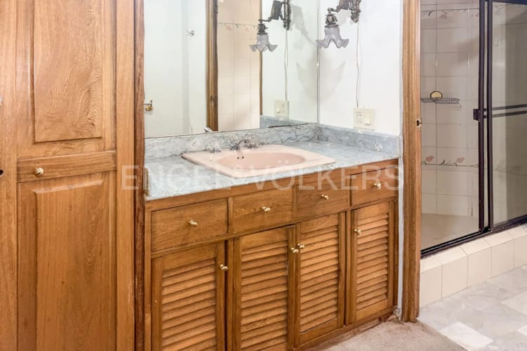 Apartamento de 4 alcobas en venta en La Cabrera, Bogotá, 271 m² · foto 9 de 9