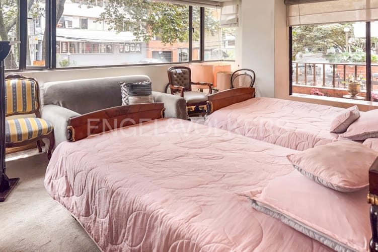 Apartamento de 4 alcobas en venta en La Cabrera, Bogotá, 271 m² · foto 7 de 9