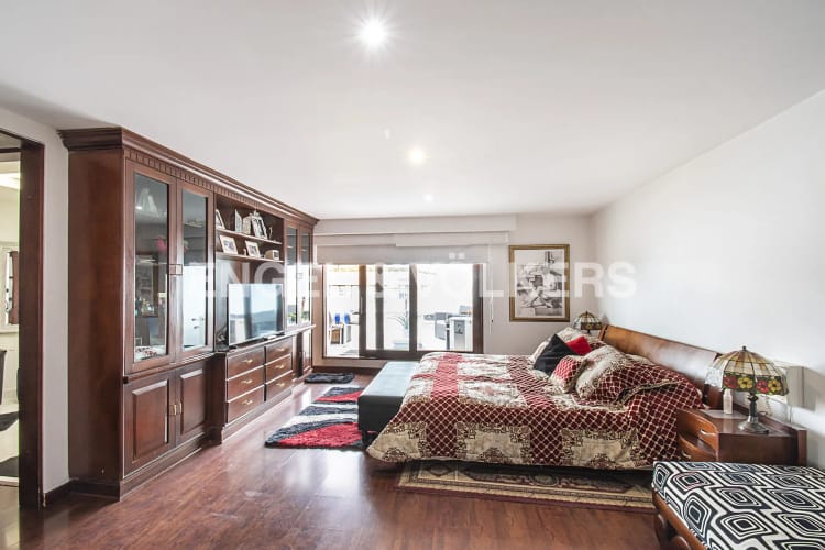 Apartamento en venta en Santa Barbara Central, Bogotá · foto 12 de 23