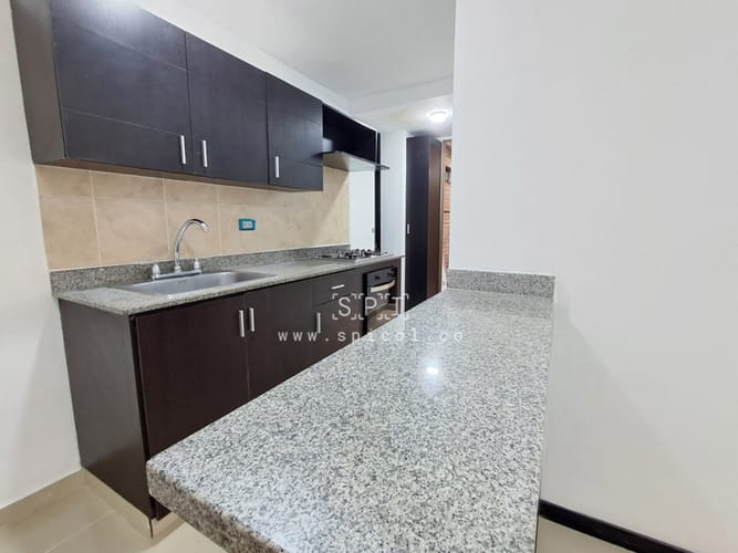 Apartamento de 2 alcobas en arriendo en El Poblado, Medellín, 100 m² · foto 3 de 17