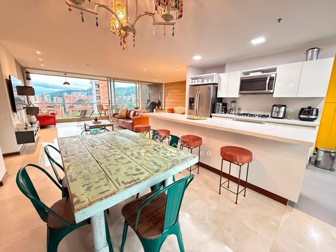 Apartamento de 3 alcobas en arriendo en El Tesoro, Medellín, 175 m² · foto 2 de 21