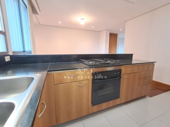 Apartamento de 2 alcobas en arriendo en El Castillo, Medellín, 180 m² · foto 4 de 24