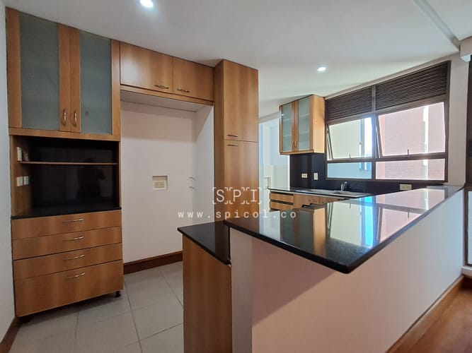 Apartamento de 2 alcobas en arriendo en El Castillo, Medellín, 180 m² · foto 5 de 24