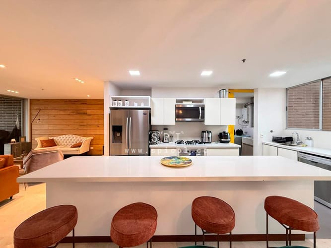 Apartamento de 3 alcobas en arriendo en El Tesoro, Medellín, 175 m² · foto 5 de 21