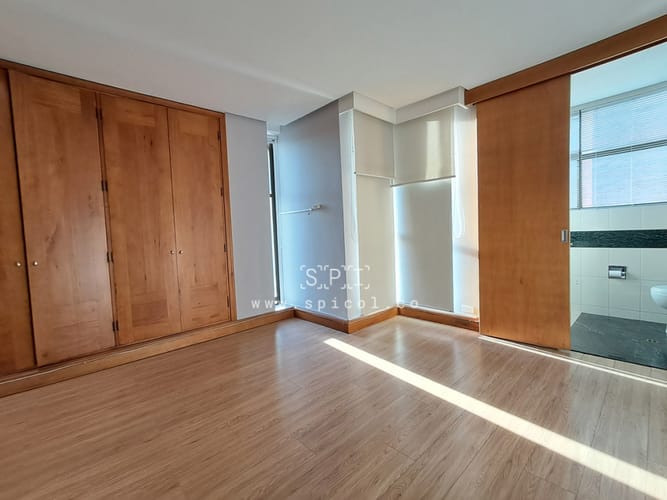 Apartamento de 2 alcobas en arriendo en El Castillo, Medellín, 180 m² · foto 18 de 24