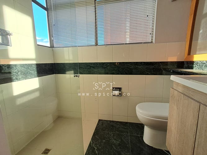 Apartamento de 2 alcobas en arriendo en El Castillo, Medellín, 180 m² · foto 20 de 24