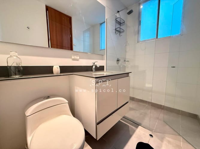 Apartamento de 3 alcobas en arriendo en El Tesoro, Medellín, 175 m² · foto 20 de 21