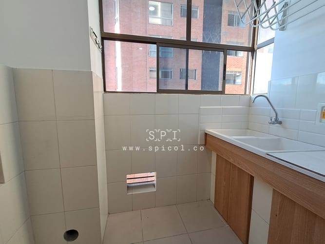 Apartamento de 2 alcobas en arriendo en El Castillo, Medellín, 180 m² · foto 23 de 24