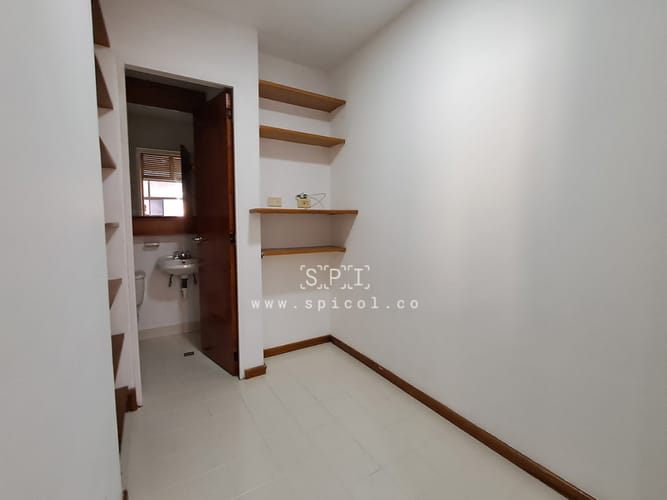 Apartamento de 2 alcobas en arriendo en El Castillo, Medellín, 180 m² · foto 24 de 24