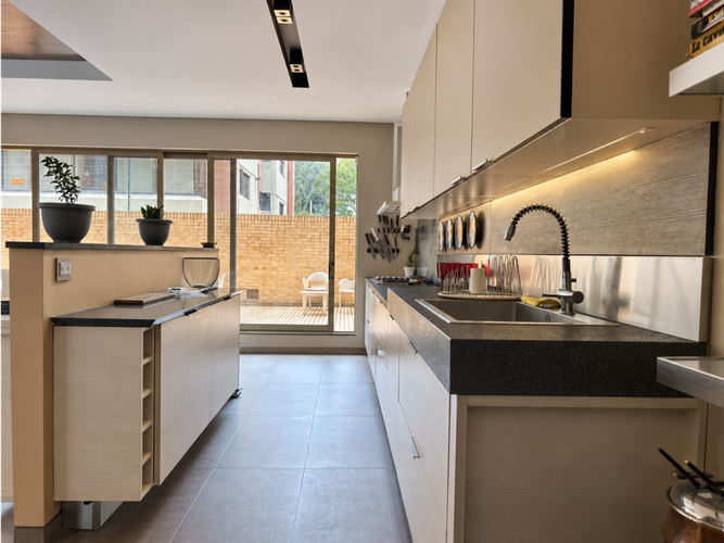 Apartamento de 3 alcobas en arriendo en La Cabrera, Bogotá, 202 m² · foto 9 de 10