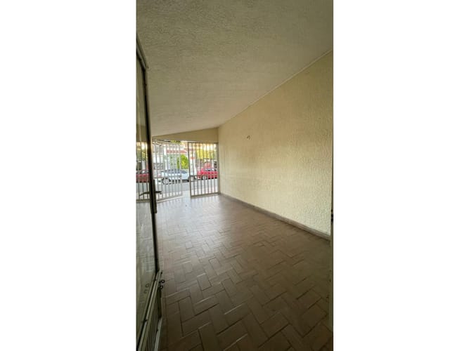 Casa de 3 alcobas en venta en Granjas De Provenza, Bucaramanga, 250 m² · foto 2 de 16