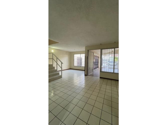Casa de 3 alcobas en venta en Granjas De Provenza, Bucaramanga, 250 m² · foto 4 de 16