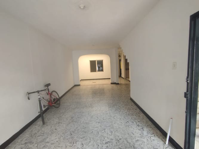 Casa de 4 alcobas en arriendo en Colseguros Andes, Cali, 220 m² · foto 3 de 24