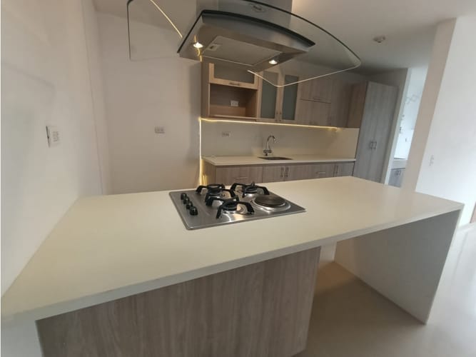 Apartamento de 3 alcobas en arriendo en La Navarra, Bello, 68 m² · foto 2 de 17