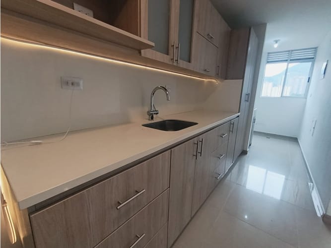 Apartamento de 3 alcobas en arriendo en La Navarra, Bello, 68 m² · foto 4 de 17