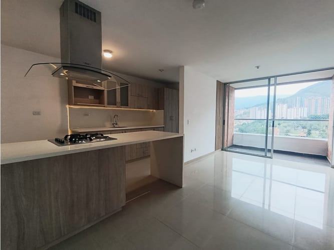 Apartamento de 3 alcobas en arriendo en La Navarra, Bello, 68 m² · foto 6 de 17
