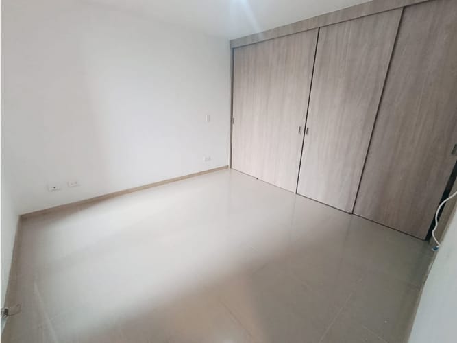 Apartamento de 3 alcobas en arriendo en La Navarra, Bello, 68 m² · foto 9 de 17