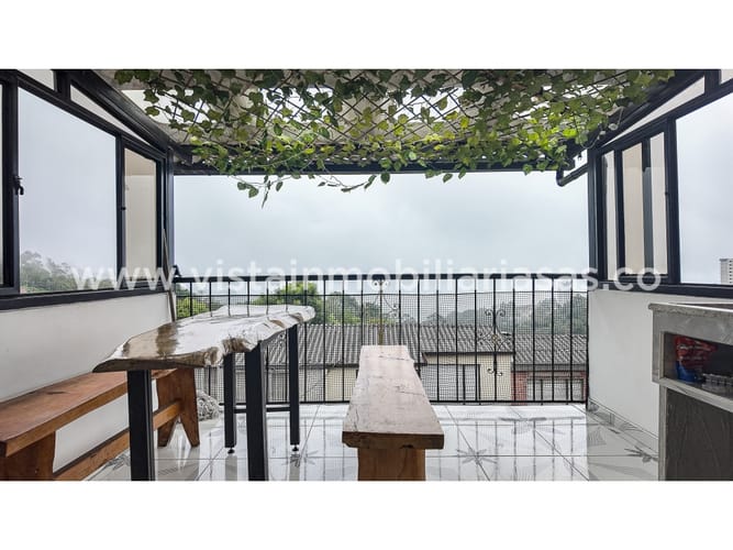 Casa de 3 alcobas en venta en Los Alcazares, Manizales, 210 m² · foto 22 de 24