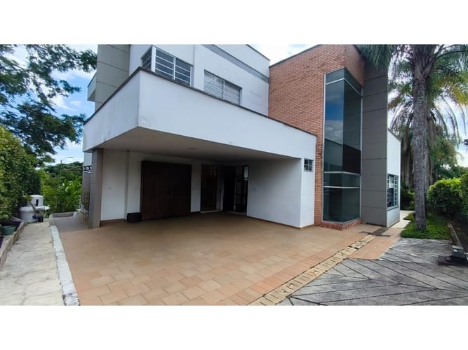 Casa de 7 alcobas en venta en Pueblito Cafetero, Pereira, 545 m² · foto 3 de 24