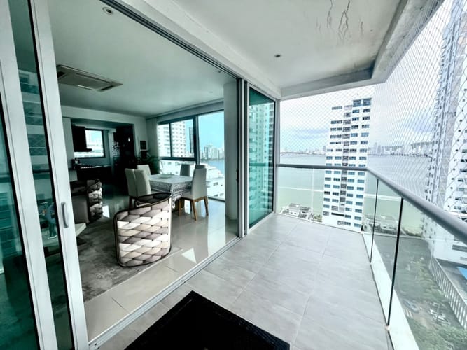 Apartamento de 2 alcobas en venta en Castillogrande, Cartagena, 122 m² · foto 2 de 24