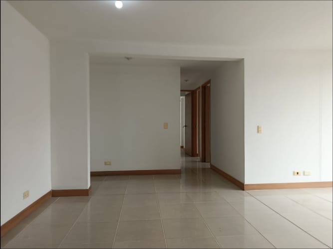 Apartamento de 3 alcobas en arriendo en Tres Esquinas, Sabaneta, 70 m² · foto 3 de 19