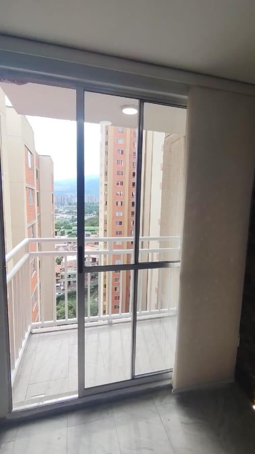 Apartamento de 3 alcobas en arriendo en Guasimalito, Bello, 55 m² · foto 3 de 15