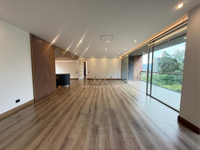 Apartamento de 3 alcobas en arriendo en Las Lomas, Medellín, 280 m² · foto 3 de 22