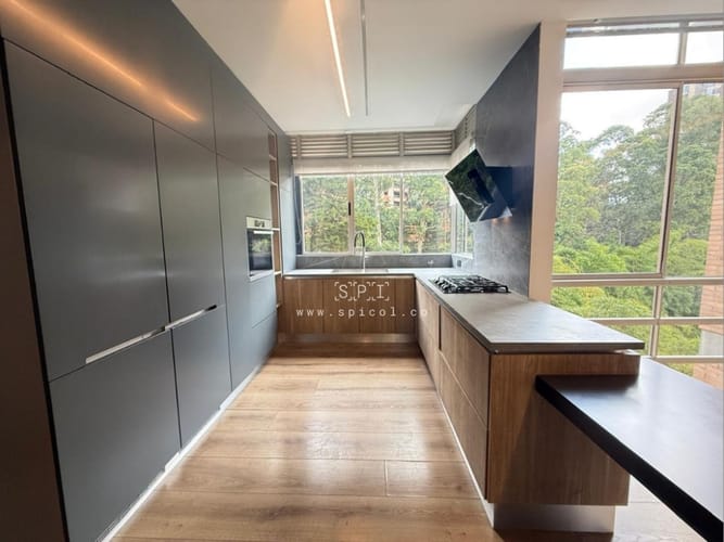 Apartamento de 3 alcobas en arriendo en Las Lomas, Medellín, 280 m² · foto 4 de 22