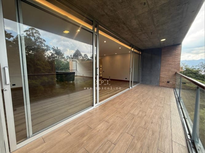 Apartamento de 3 alcobas en arriendo en Las Lomas, Medellín, 280 m² · foto 6 de 22