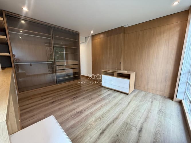 Apartamento de 3 alcobas en arriendo en Las Lomas, Medellín, 280 m² · foto 13 de 22