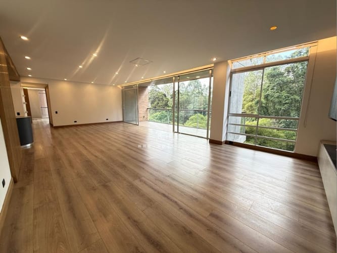 Apartamento de 3 alcobas en arriendo en Las Lomas, Medellín, 280 m² · foto 14 de 22