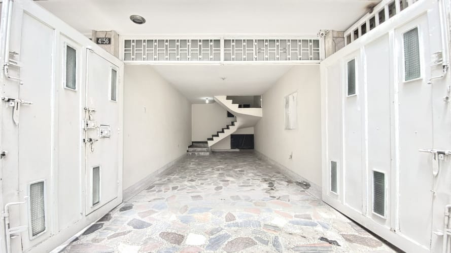 Casa de 5 alcobas en venta en Comuneros, Bogotá, 351 m² · foto 3 de 17