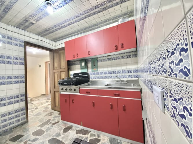 Casa de 5 alcobas en venta en Comuneros, Bogotá, 351 m² · foto 9 de 17