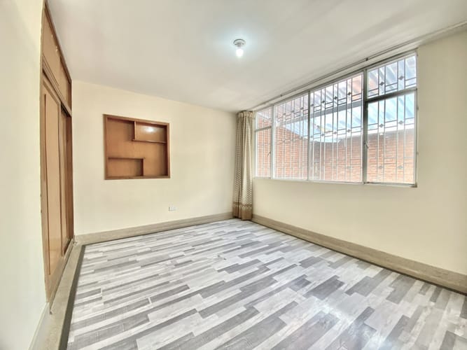 Casa de 5 alcobas en venta en Comuneros, Bogotá, 351 m² · foto 10 de 17