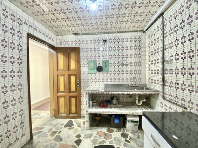 Casa de 5 alcobas en venta en Comuneros, Bogotá, 351 m² · foto 15 de 17
