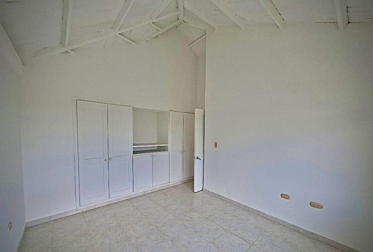 Casa de 4 alcobas en venta en Ricaurte, 208 m² · foto 3 de 6