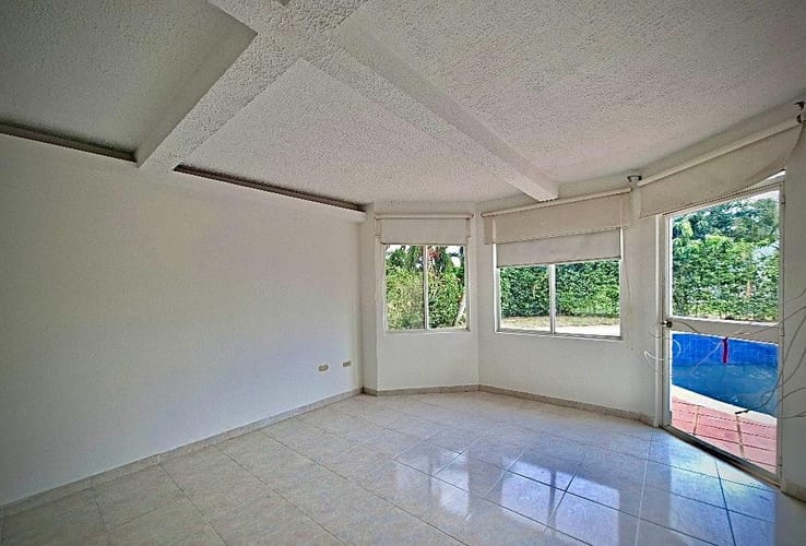 Casa de 4 alcobas en venta en Ricaurte, 208 m² · foto 5 de 6
